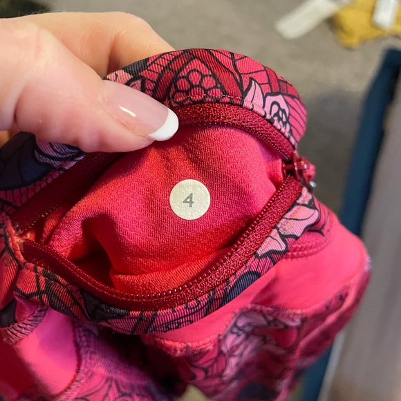 Vintage Lululemon crops - Picture 3 of 3